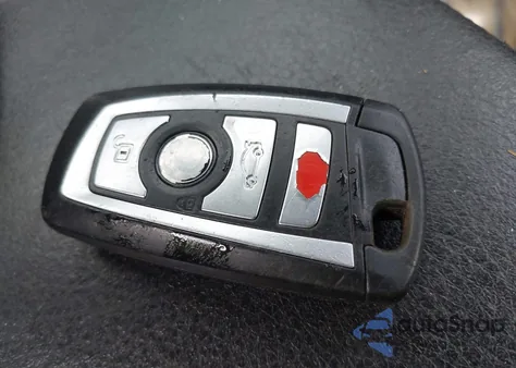 2013 BMW 328I xDrive z USA, uszkodzony, nr VIN WBA3B5C50DF593614